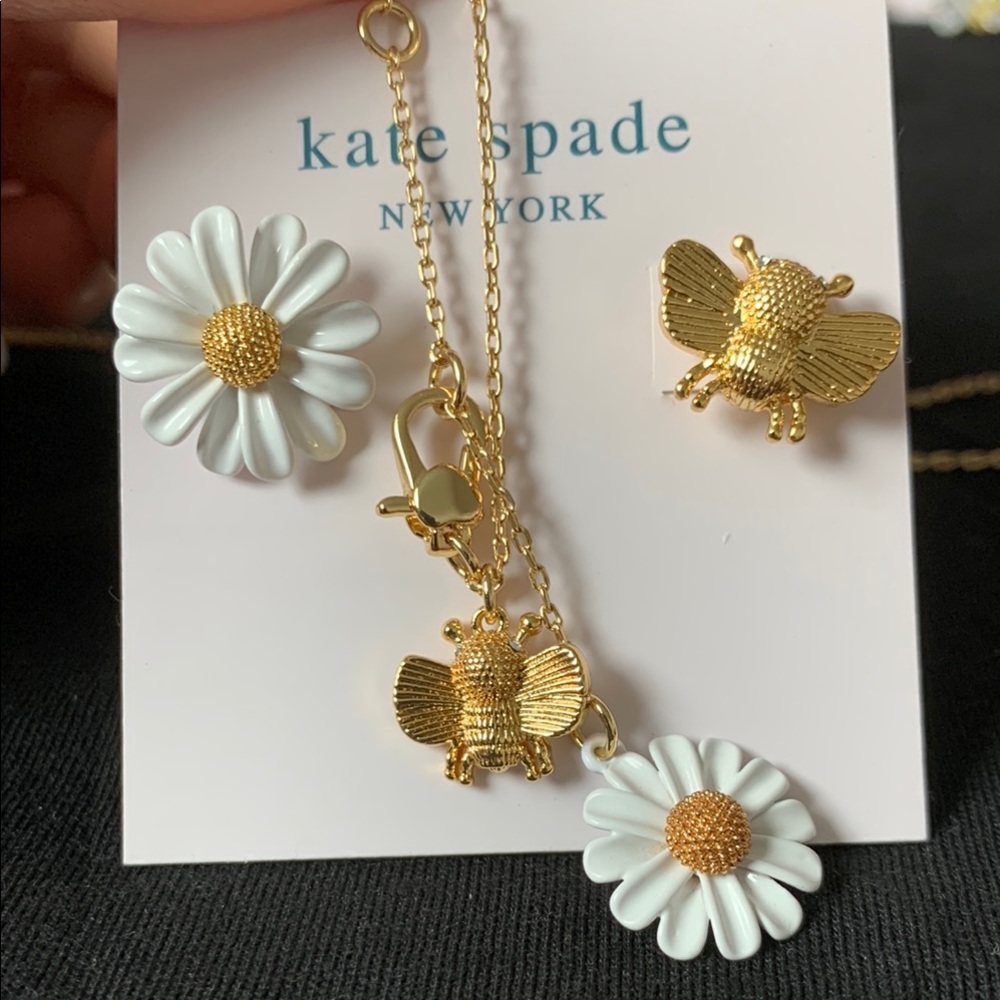 Kate Spade Gold and White daisy and bee Jewelry Set